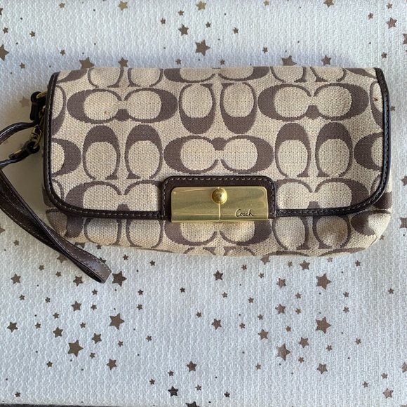 LIKE NEW Coach Wristlet - Picture 9 of 9